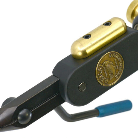 Morsetto costruzione mosche Regal Revolution Monster/Bronze Traditional Base